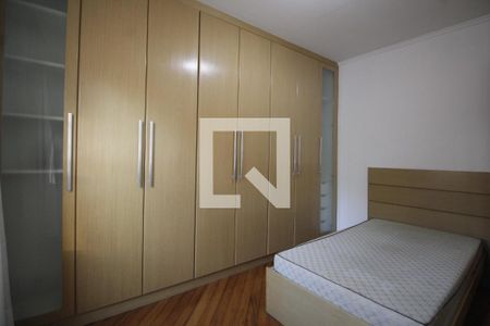 Quarto 2 de casa para alugar com 2 quartos, 156m² em Santa Teresinha, São Paulo