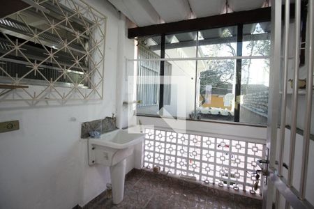 Casa para alugar com 156m², 2 quartos e 1 vagaÁrea de Serviço