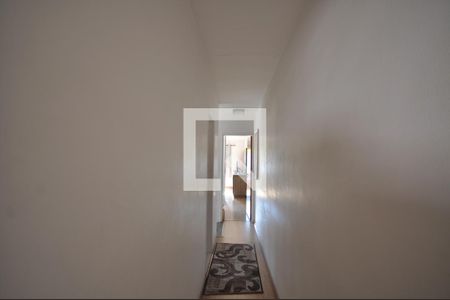 Casa à venda com 125m², 3 quartos e 2 vagasCorredor