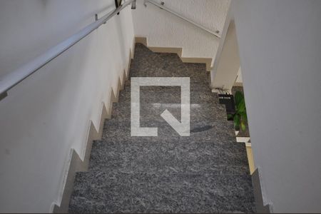 Casa à venda com 125m², 3 quartos e 2 vagasEscada