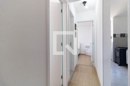 Corredor de apartamento para alugar com 2 quartos, 55m² em Vila Nair, São Paulo