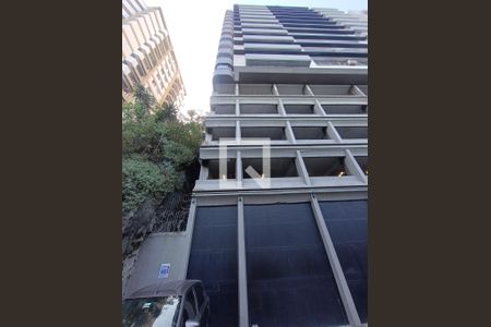 Apartamento à venda com 125m², 3 quartos e 1 vagaFachada com cartaz QA