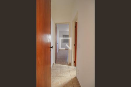 Corredor de apartamento para alugar com 1 quarto, 64m² em Cambuí, Campinas