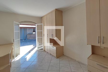 Casa à venda com 300m², 3 quartos e 3 vagasQuarto Suíte 2