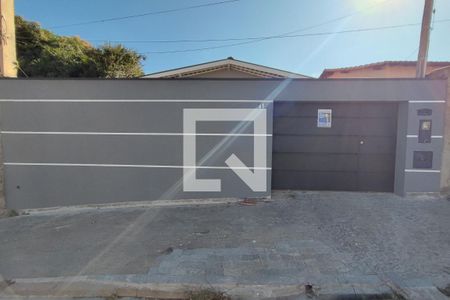 Casa à venda com 300m², 3 quartos e 3 vagasFachada