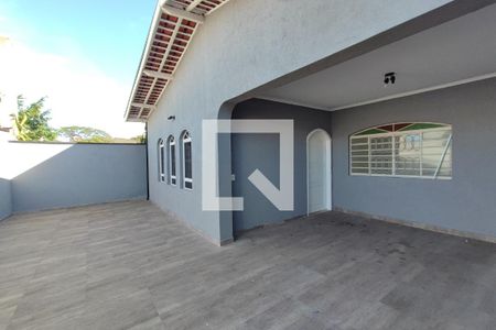 Casa à venda com 300m², 3 quartos e 3 vagasQuintal - Garagem