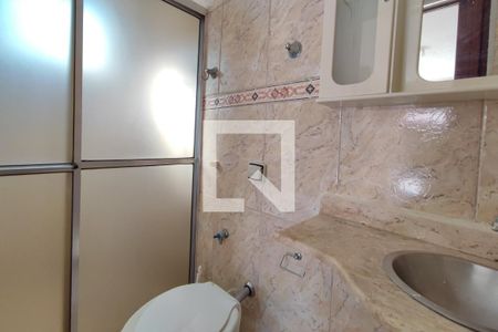 Casa à venda com 300m², 3 quartos e 3 vagasBanheiro Suíte 2