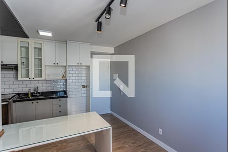 Sala, cozinha e área de serviço de apartamento à venda com 2 quartos, 40m² em Vila Siqueira (zona Norte), São Paulo