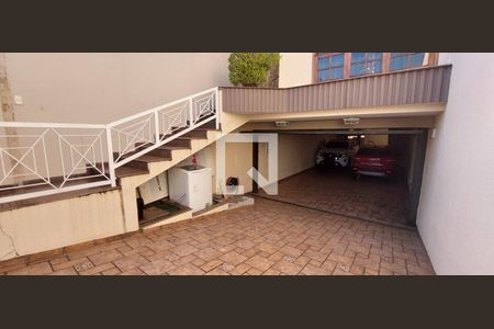 Casa à venda com 299m², 3 quartos e 5 vagas Casa à venda com 299m², 3 quartos e 5 vagasGaragem