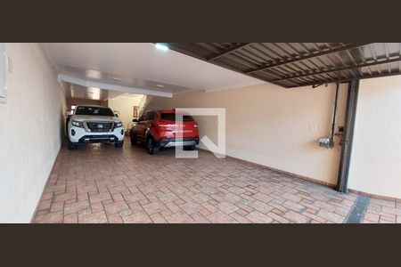 Casa à venda com 299m², 3 quartos e 5 vagas Casa à venda com 299m², 3 quartos e 5 vagasGaragem