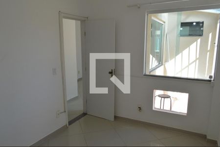 Quarto 1 de apartamento para alugar com 2 quartos, 40m² em Taquara, Rio de Janeiro