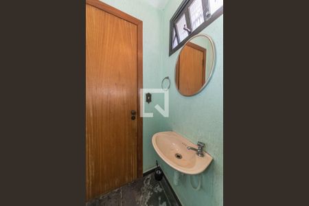 Casa à venda com 158m², 3 quartos e 2 vagasLavabo