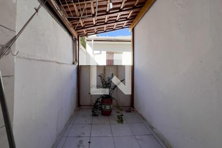 Casa para alugar com 100m², 2 quartos e sem vagaQuintal