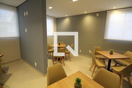 Apartamento para alugar com 35m², 2 quartos e sem vagaÁrea comum - Salão de festas