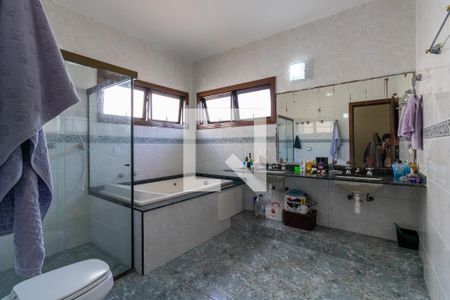 Casa de condomínio à venda com 300m², 4 quartos e 5 vagasBanheiro Quarto 4