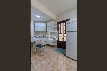 Casa de condomínio à venda com 300m², 4 quartos e 5 vagasCozinha