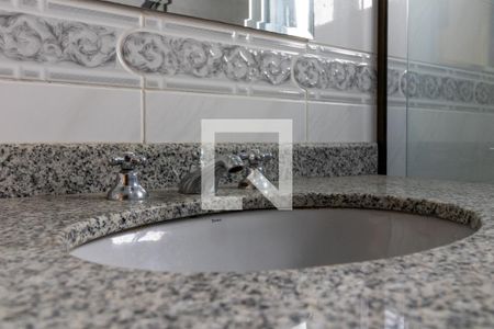 Casa de condomínio à venda com 300m², 4 quartos e 5 vagasBanheiro Social