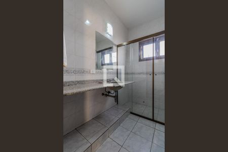 Casa de condomínio à venda com 300m², 4 quartos e 5 vagasBanheiro Social