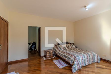 Casa de condomínio à venda com 300m², 4 quartos e 5 vagasQuarto 4