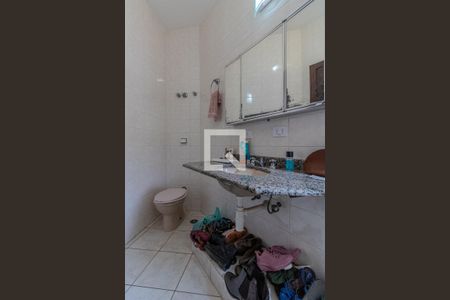 Casa de condomínio à venda com 300m², 4 quartos e 5 vagasBanheiro Quarto 1