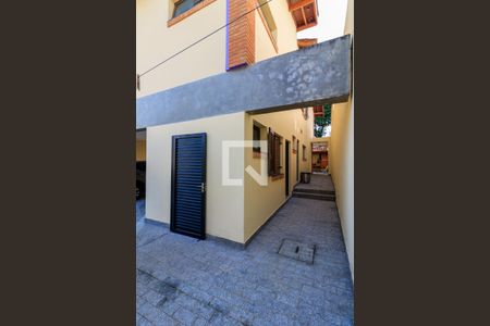 Casa de condomínio à venda com 300m², 4 quartos e 5 vagasCorredor