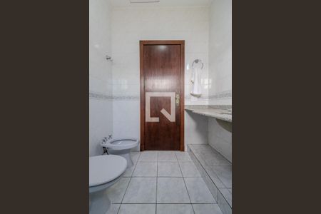 Casa de condomínio à venda com 300m², 4 quartos e 5 vagasBanheiro Social