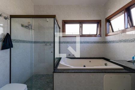 Casa de condomínio à venda com 300m², 4 quartos e 5 vagasBanheiro Quarto 4