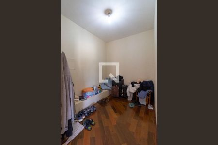 Casa de condomínio à venda com 300m², 4 quartos e 5 vagasCloset 