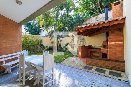 Casa de condomínio à venda com 300m², 4 quartos e 5 vagasÁreas externa