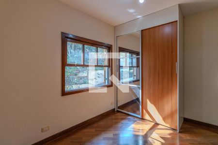 Casa de condomínio à venda com 300m², 4 quartos e 5 vagasQuarto 1