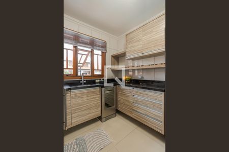 Casa à venda com 180m², 4 quartos e 3 vagas Casa à venda com 180m², 4 quartos e 3 vagasCozinha