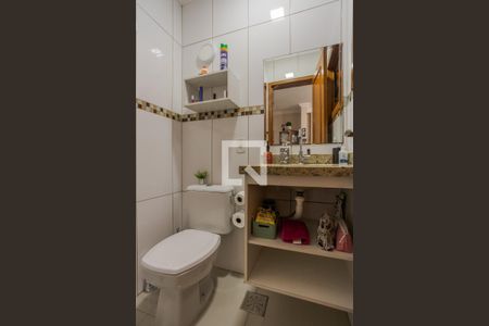 Casa à venda com 180m², 4 quartos e 3 vagas Casa à venda com 180m², 4 quartos e 3 vagasLavabo