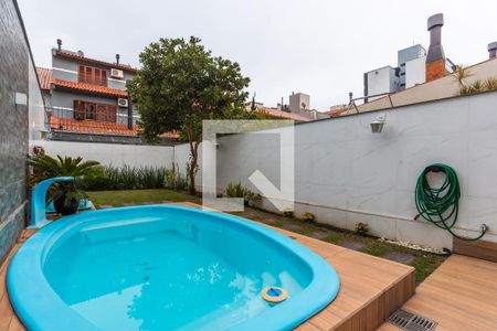 Casa à venda com 180m², 4 quartos e 3 vagas Casa à venda com 180m², 4 quartos e 3 vagasÁrea externa