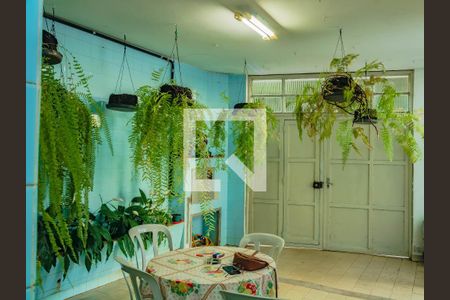 Casa à venda com 206m², 3 quartos e 5 vagasQuintal