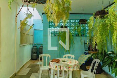 Casa à venda com 206m², 3 quartos e 5 vagasQuintal