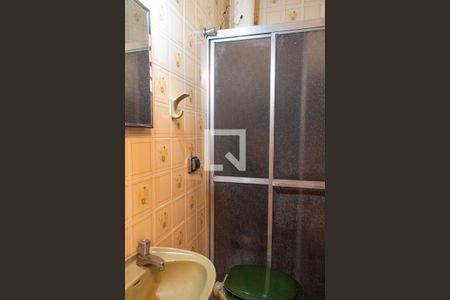 Casa à venda com 169m², 4 quartos e 3 vagas Casa à venda com 169m², 4 quartos e 3 vagasBANHEIRO DA QUARTO DA ÁREA DE SERVIÇO