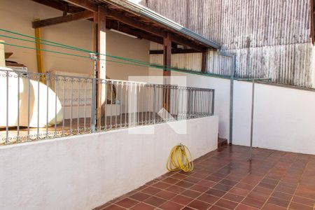 Casa à venda com 169m², 4 quartos e 3 vagas Casa à venda com 169m², 4 quartos e 3 vagasÁREA EXTERNA FUNDOS