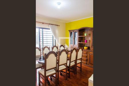 Casa à venda com 169m², 4 quartos e 3 vagas Casa à venda com 169m², 4 quartos e 3 vagasSALA DE JANTAR