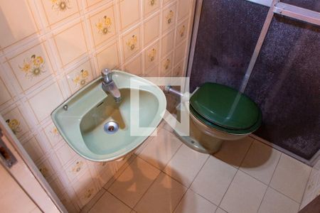 Casa à venda com 169m², 4 quartos e 3 vagas Casa à venda com 169m², 4 quartos e 3 vagasBANHEIRO DA QUARTO DA ÁREA DE SERVIÇO