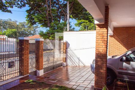 Casa à venda com 169m², 4 quartos e 3 vagas Casa à venda com 169m², 4 quartos e 3 vagasÁREA EXTERNA FRENTE