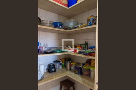 Casa à venda com 169m², 4 quartos e 3 vagas Casa à venda com 169m², 4 quartos e 3 vagasDISPENSA