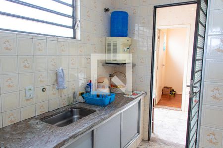 Casa à venda com 169m², 4 quartos e 3 vagas Casa à venda com 169m², 4 quartos e 3 vagasCOZINHA