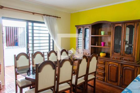 Casa à venda com 169m², 4 quartos e 3 vagas Casa à venda com 169m², 4 quartos e 3 vagasSALA DE JANTAR