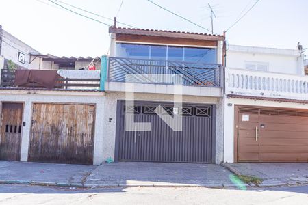 Casa para alugar com 250m², 3 quartos e 2 vagas Casa para alugar com 250m², 3 quartos e 2 vagasFachada