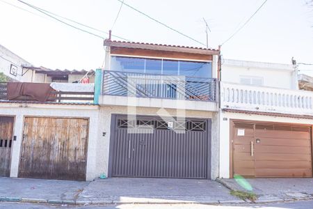 Casa para alugar com 250m², 3 quartos e 2 vagas Casa para alugar com 250m², 3 quartos e 2 vagasFachada