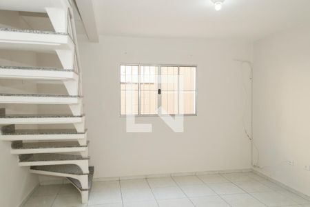 Sala de casa para alugar com 2 quartos, 57m² em Jardim Modelo, São Paulo