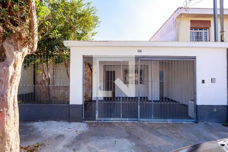 Casa para alugar com 125m², 2 quartos e 1 vaga Casa para alugar com 125m², 2 quartos e 1 vagaFachada