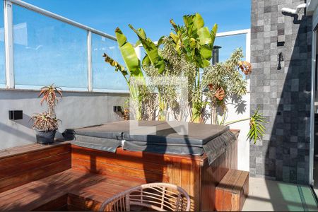 Apartamento à venda com 135m², 2 quartos e 2 vagasJacuzzi