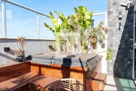 Apartamento à venda com 135m², 2 quartos e 2 vagasJacuzzi