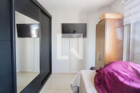 Quarto 2 de apartamento para alugar com 2 quartos, 57m² em Jardim São Luís, São Paulo